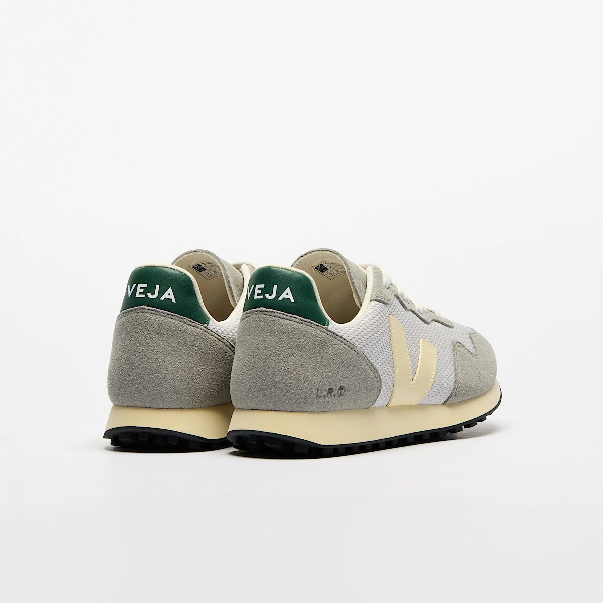 VEJA SDU ALVEOMESH LIGHT GREY BUTTER